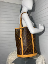 LOUIS VUITTON Monogram Bucket GM Shoulder Bag FL0030 – LuxuryPromise